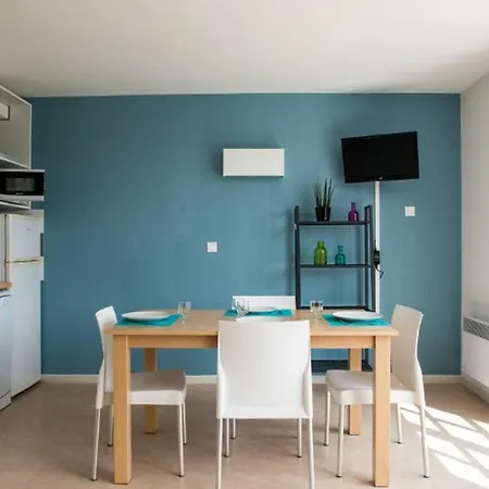 Maison Spacieuse Avec Terrasse Pour 8 Personnes - Api-1-52-1374 * Carla-Bayle