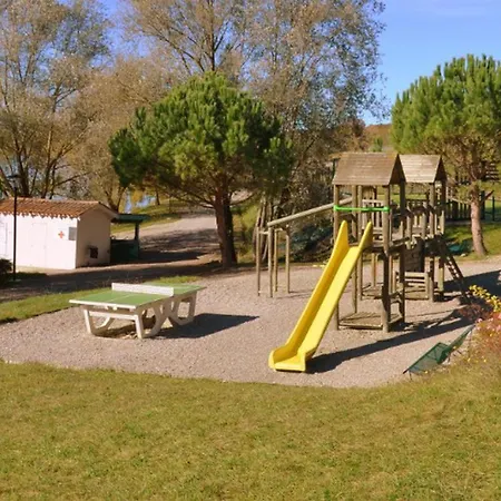 Maison Spacieuse Avec Terrasse Pour 8 Personnes - Api-1-52-1374