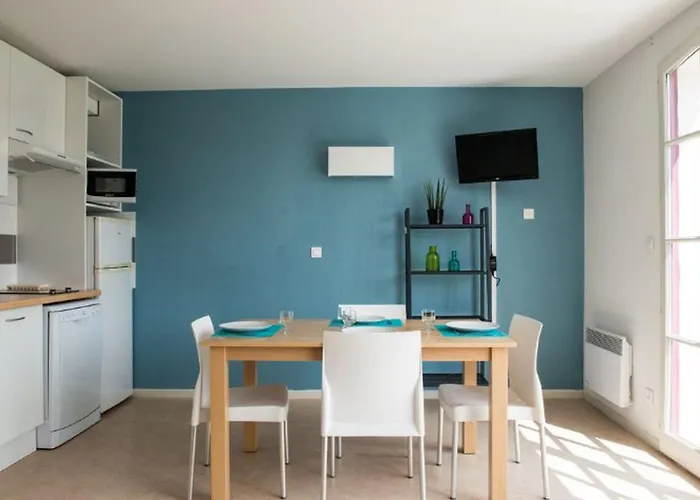 Maison Spacieuse Avec Terrasse Pour 8 Personnes - Api-1-52-1374 * Carla-Bayle