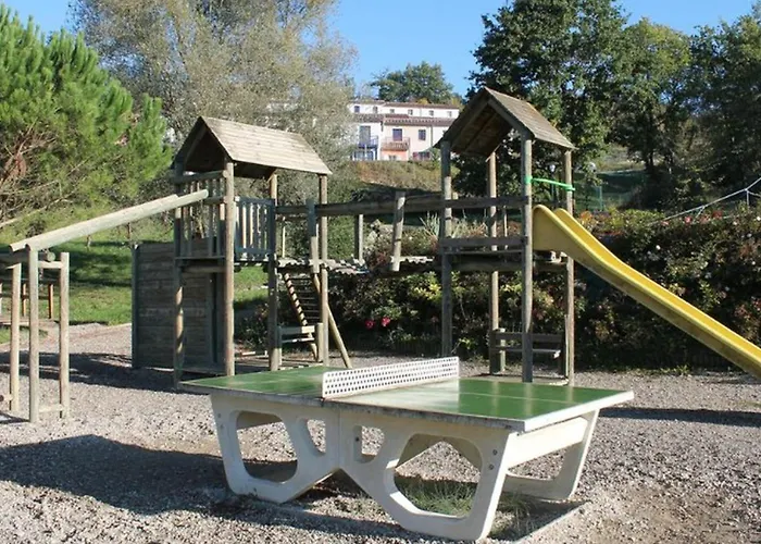 Maison Spacieuse Avec Terrasse Pour 8 Personnes - Api-1-52-1374 *