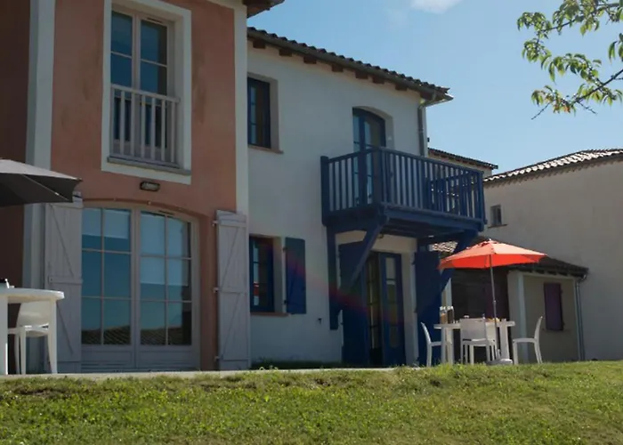 Maison Spacieuse Avec Terrasse Pour 8 Personnes - Api-1-52-1374 Carla-Bayle